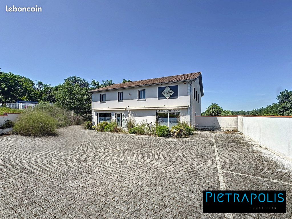 Immeuble 430 m² · à Craponne · 430 m² · 830 000 €