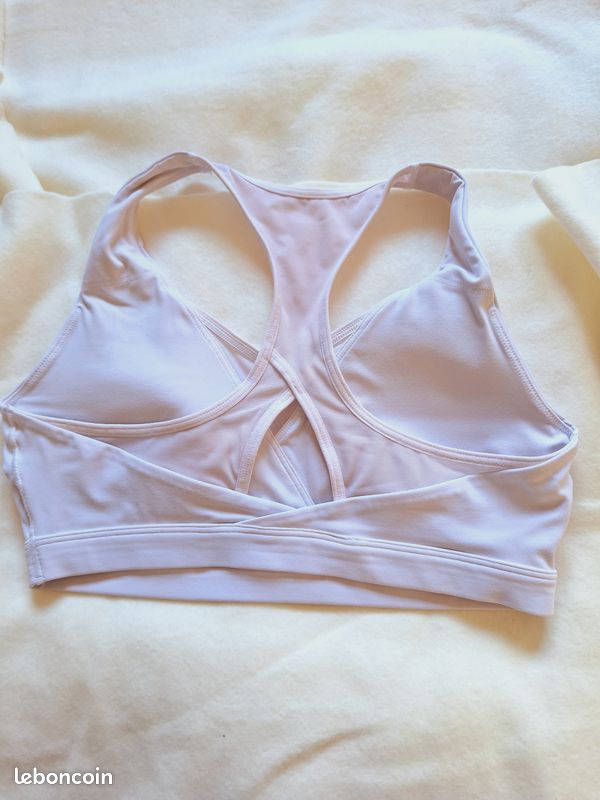 Brassière Gymshark taille M blanche Sport Plein air