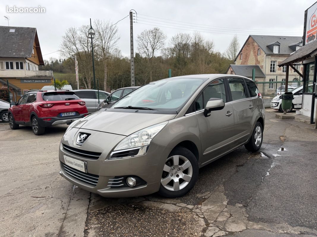 Peugeot 5008 1.6 HDI 110CH Premium Première Main (image 2)