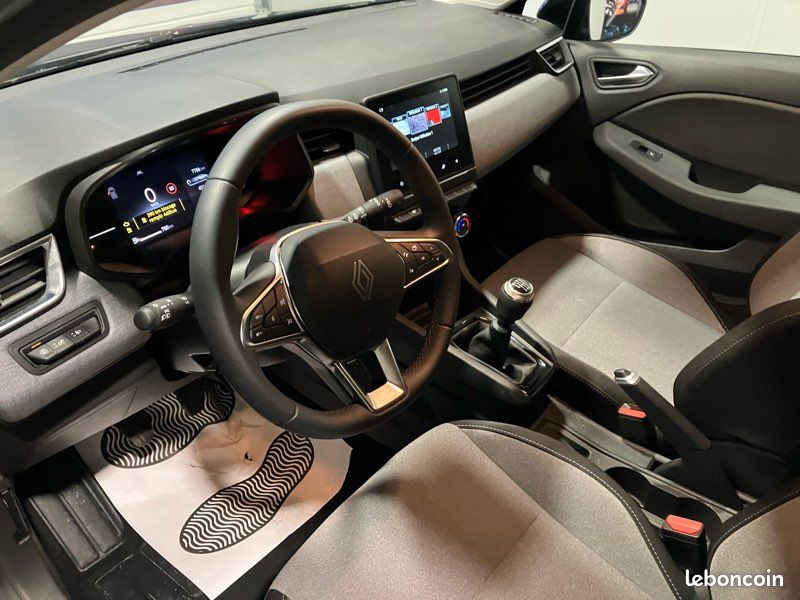 Renault clio v diesel dci 100 ch 6800 kms (image 3)