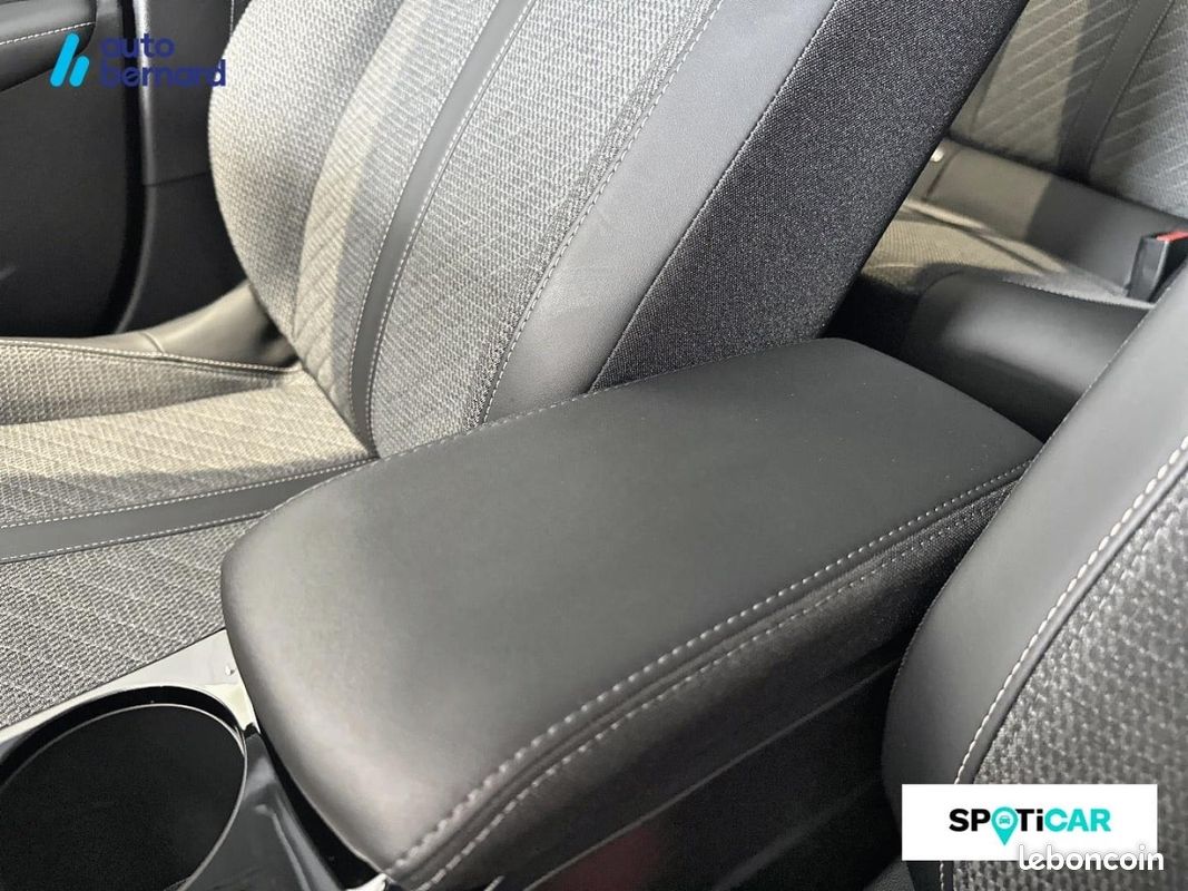 Peugeot 208 1.2 Hybrid 110ch Allure e-DCS6 (image 26)