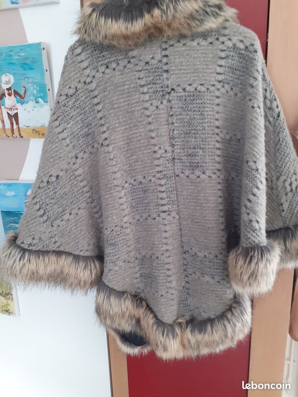 Poncho avec fausse fourrure (image 2)