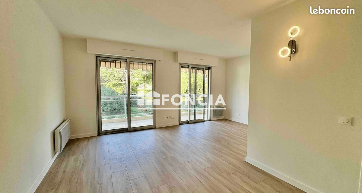 Appartement 2 pièces 51 m² · à Mandelieu-la-Napoule · 51 m² · 1 050 €/mois