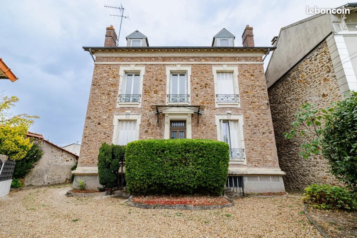 Appartement 1 pièce 33 m² · à Corbeil-Essonnes · 33 m² · 115 000 €