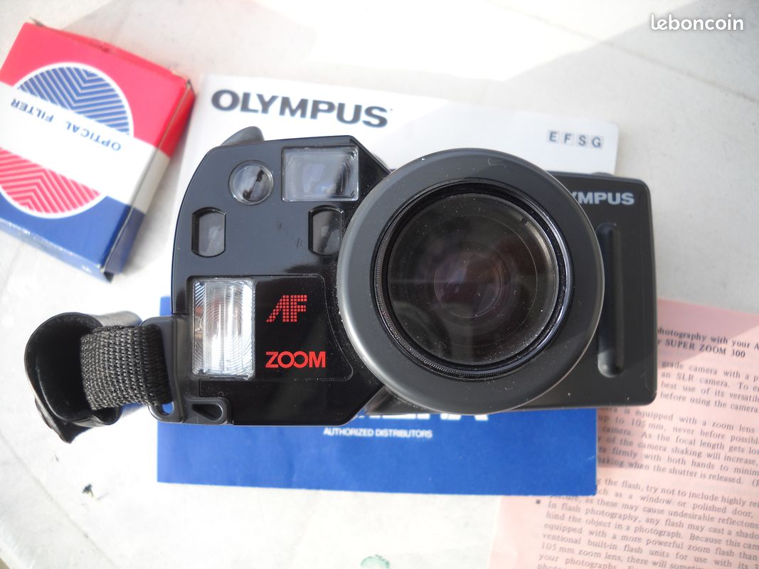 Appareil Photo Argentique Olympus AZ-300 Super Zoom – Très Bon état