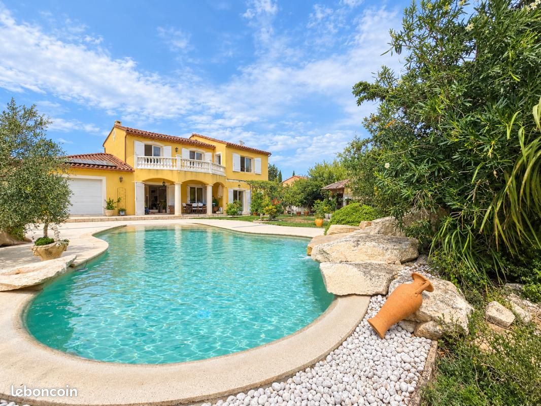 Maison 7 pièces 225 m² · à Le Thor · 225 m² · 895 000 €