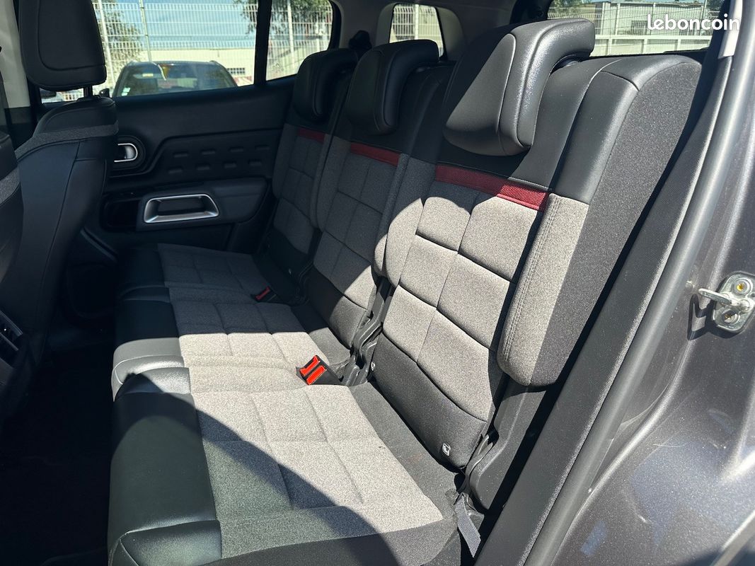 Citroën C5 AIRCROSS C-Series 1.6 225 Plug in Hybrid Rechargeable e-EAT8 Boîte auto {ATTELAGE - CAMERA - CLIM - CARPLAY} (image 22)