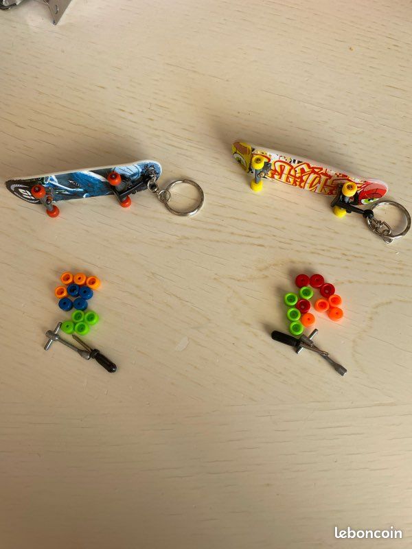 Mini skate porte clé (image 2)
