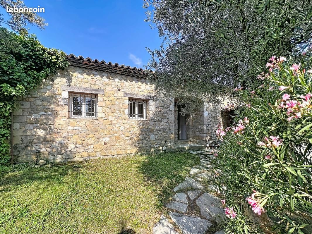 Maison 6 pièces 128 m² · à Le Rouret · 128 m² · 950 000 €