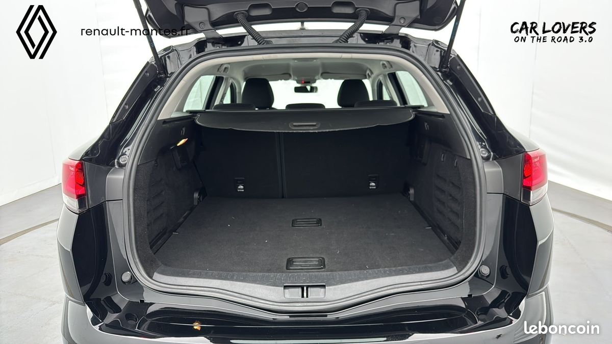 RENAULT Megane IV Estate Blue dCi 115 EDC Evolution (image 25)