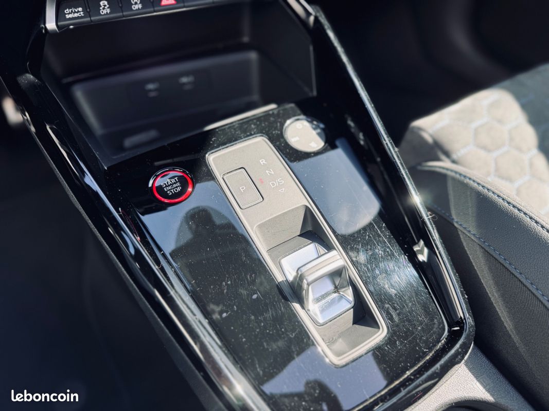 Audi RS 3 PERFORMANCE EDITION 2.5 TFSI 407 CV 1 OF 300 + TOIT OUVRANT + B&O + FREINS CERAMIQUE + GARANTIE 12 MOIS (image 34)