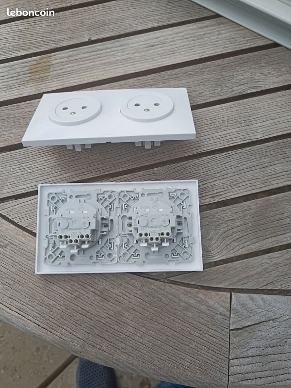 Prise double (image 1)