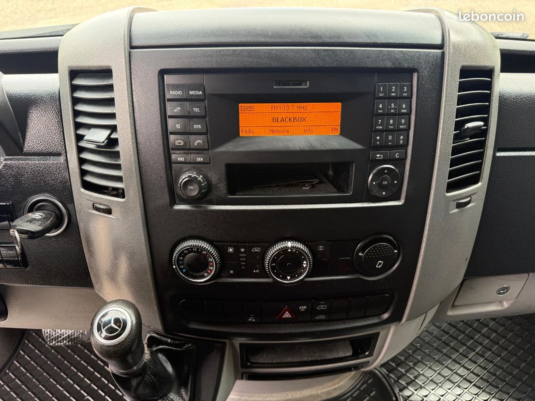 MERCEDES SPRINTER COMBI 313 Bluetec 37S 4x2 3,5t 7G Tronic Plus A - 1ÈRE MAIN (image 17)