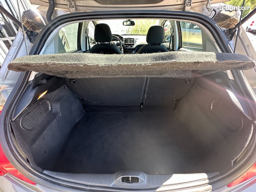 Peugeot 208 1.2 82ch ALLURE *DISTRI OK (image 7)