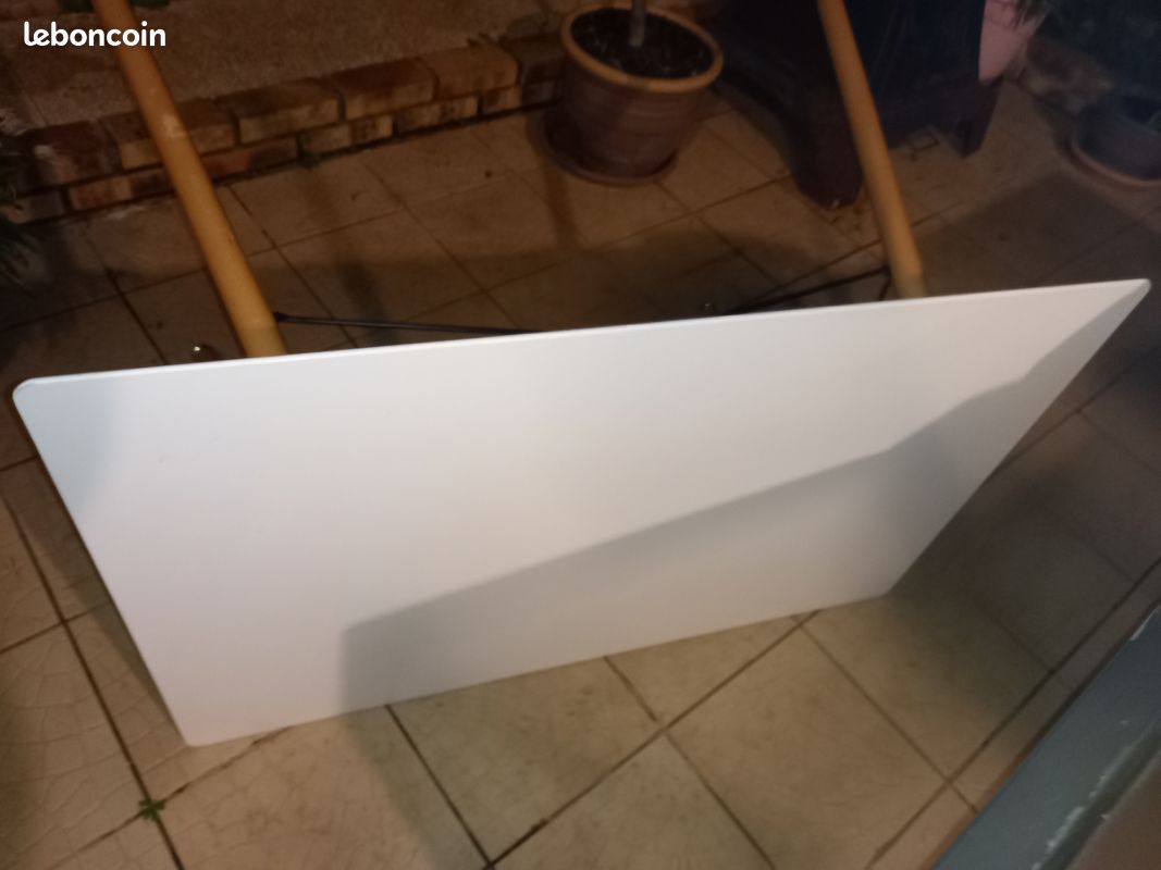 Table blanche pratiquement neuve (image 4)