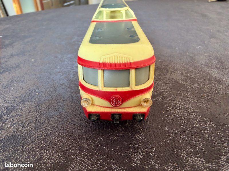Train locomotive Jouef ho Autorail rouge SNCF (image 1)