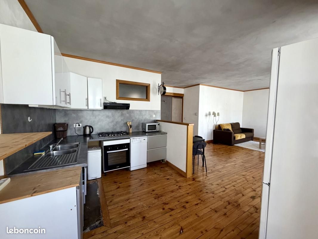Appartement 3 pièces 78 m² · à Saint-Étienne · 78 m² · 650 €
