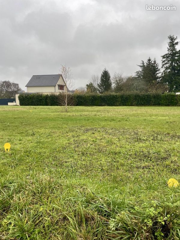 Terrain à bâtir de 412 m² à SAINT-LAURENT-DE-LA-PLAINE (49) · à Mauges-sur-Loire · 35 020 €