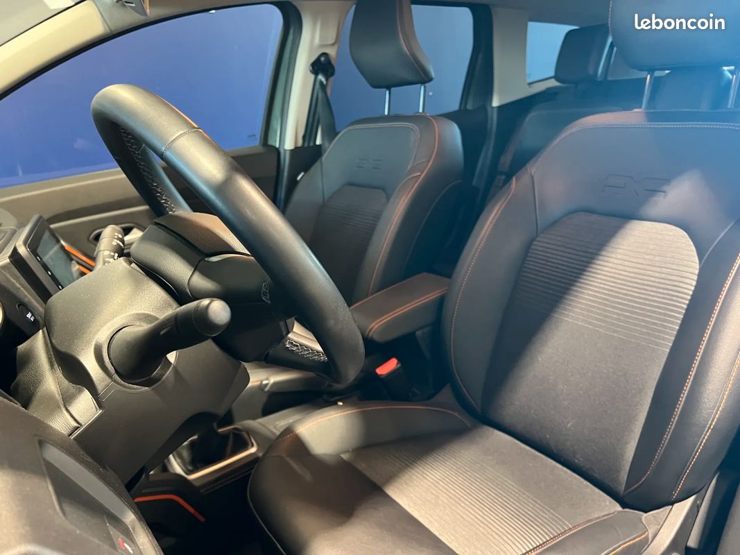 DACIA DUSTER 1.0 ECO-G 100 EXTREME – 2023 – MANUELLE – 46 000 km – CARPLAY – SIEGES CHAUFFANTS – 1ERE MAIN - SUIVI COMPLET DACIA (image 7)