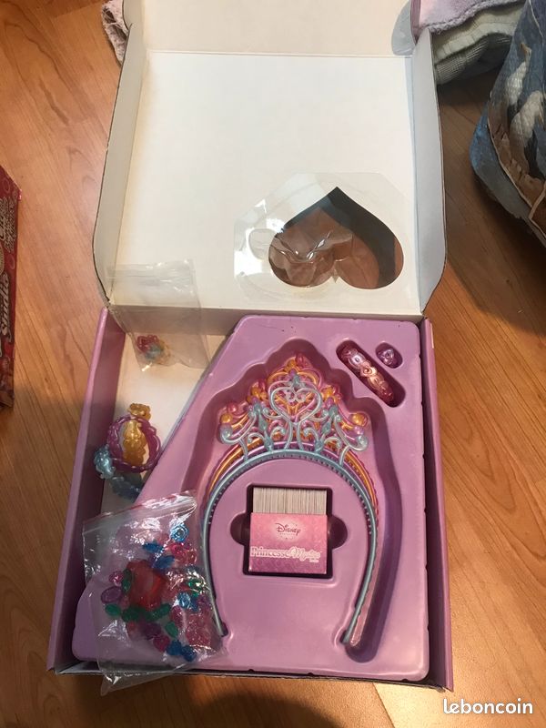 Livre + jeux princesse + boîte à bijoux (image 1)