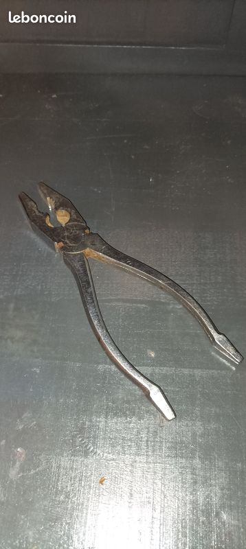 Pince Plate (image 1)