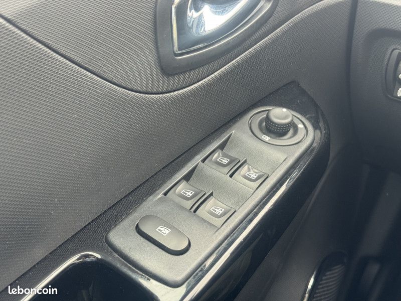 Renault CAPTUR 1.2 TCE 120 CH STOP&START ENERGY ZEN EDC EURO6 (image 25)