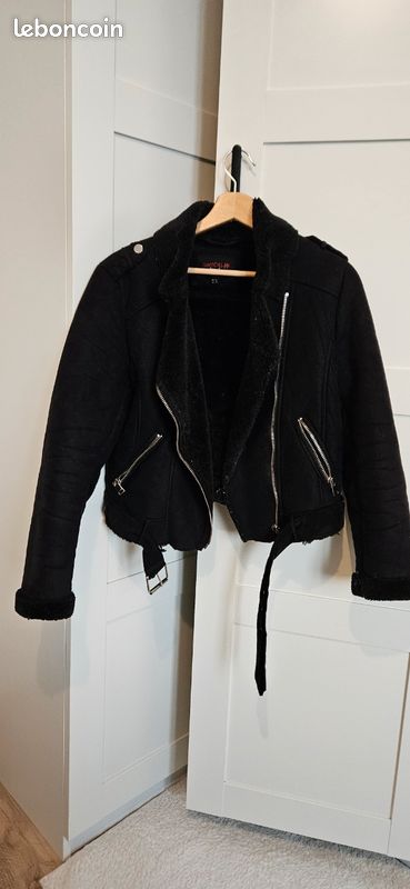 Veste biker Jennyfer Très portée, prix doux Vêtements
