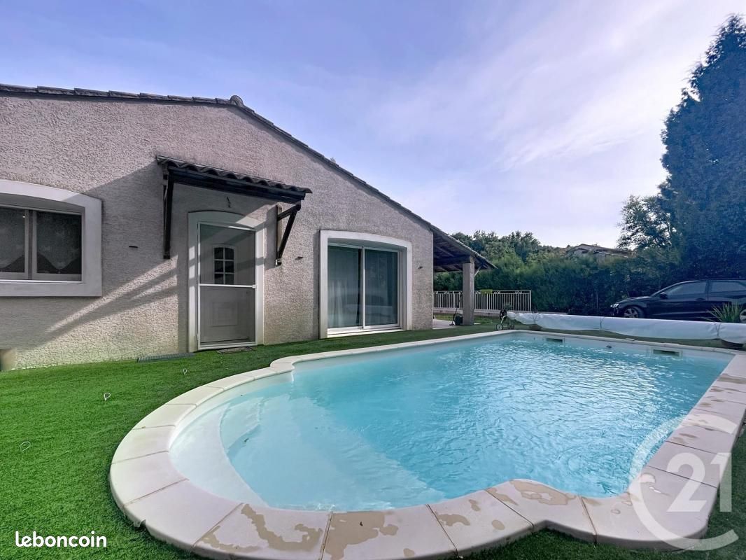 Maison 4 pièces 121 m² · à Saint-Julien-de-Peyrolas · 121 m² · 360 000 €