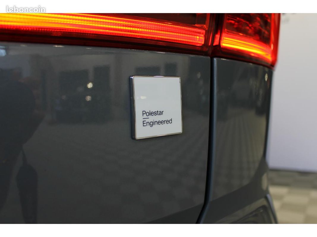 VOLVO XC60 T8 AWD - Polestar Engineered Garantie Constructeur / Caméra 360 / Sièges chauffants (image 28)