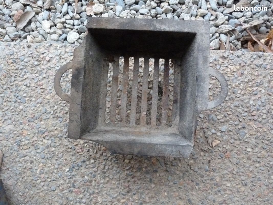 Petit barbecue vintage fer forgé (image 1)