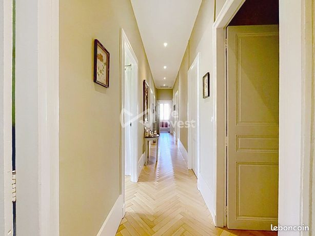 Propriété 11 pièces 278 m² — 12