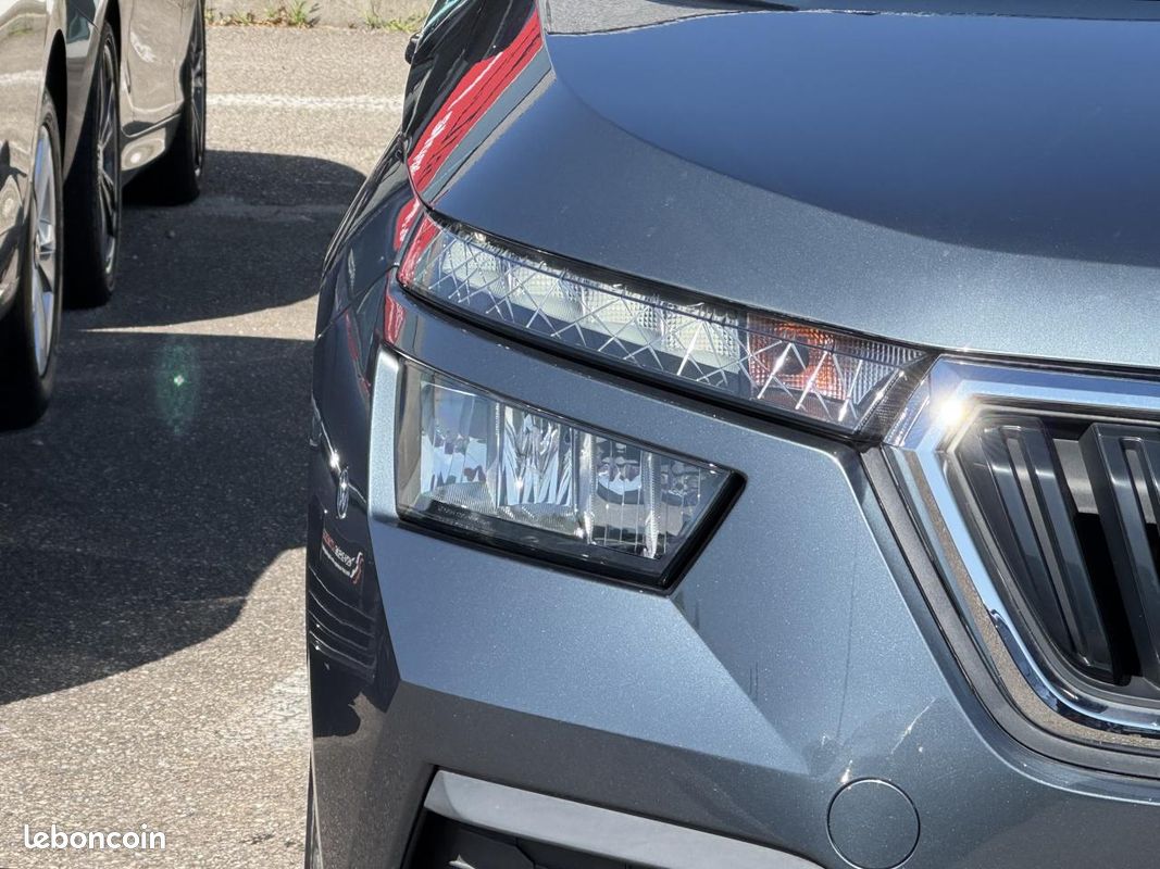 SKODA KAMIQ 1.0 TSI Evo 110ch Ambition 1erMain Keyless Carplay Hayon Electrique Siege chauffant (image 12)