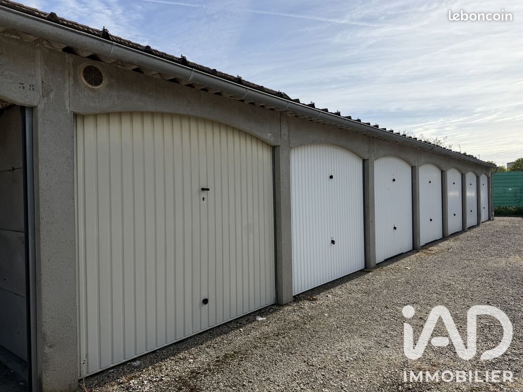 Parking/box 1425 m² Sens (image 3)