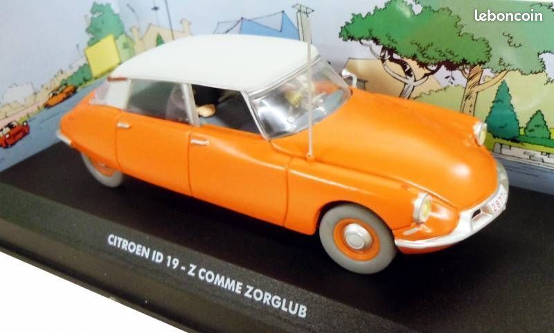 Citroën ID19 orange et toit blanc cassé de 1957 (boite plexi