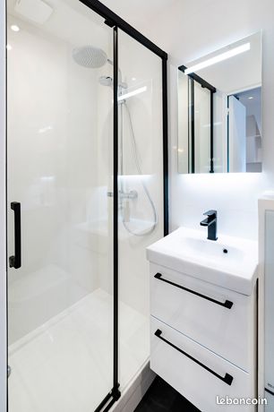Studio meublé et équipé refait à neuf - Paris 10 — 2