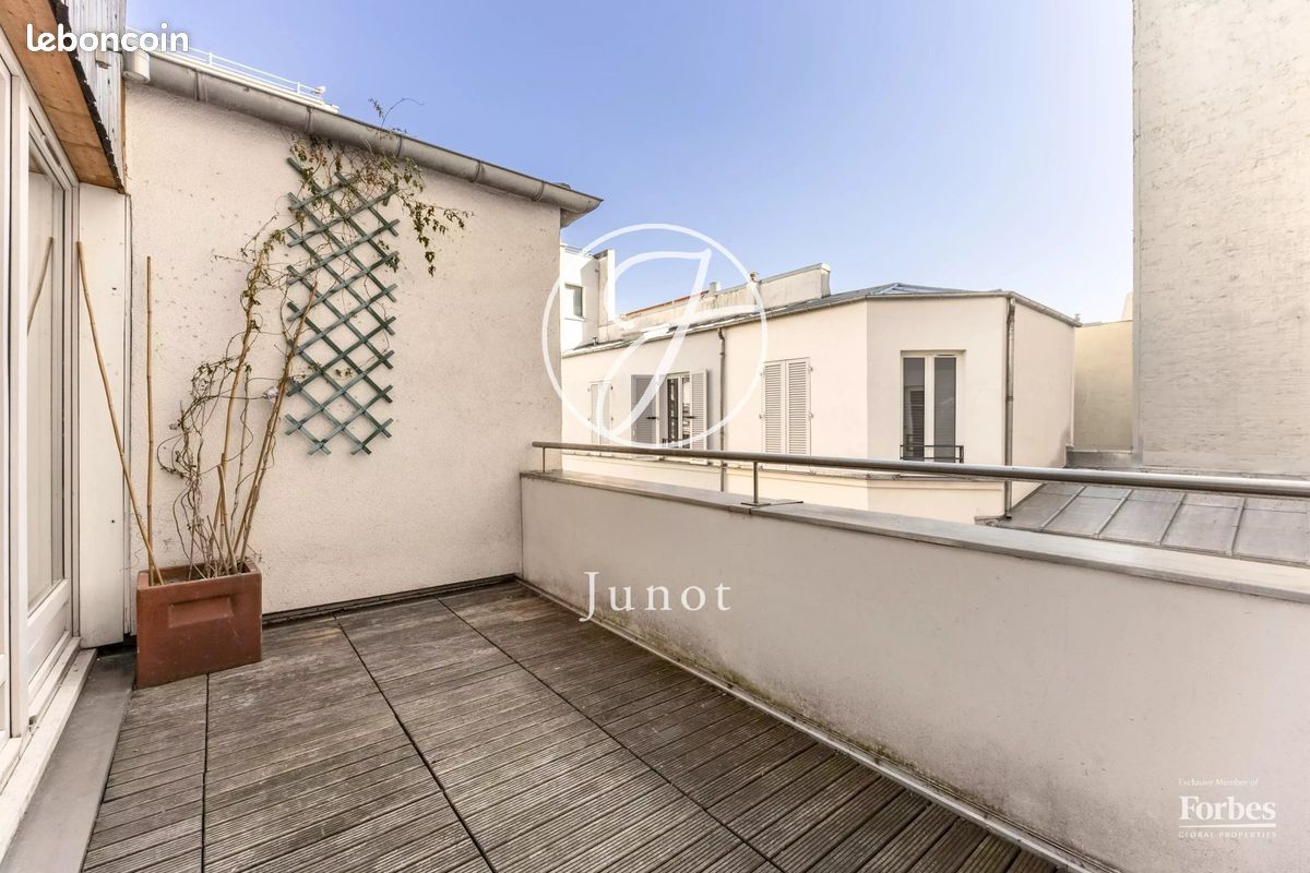 Appartement 6 pièces 130 m² · à Paris · 130 m² · 1 490 000 €