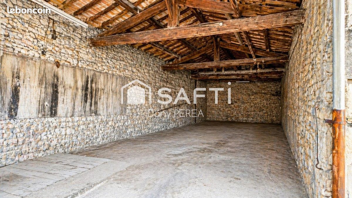 Local commercial 140 m² · à Saint-Laurent-d'Aigouze · 140 m² · 188 000 €