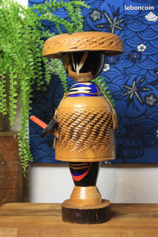 Kokeshi Poupée Japonaise – Fait à la main au Japon – Le sourire