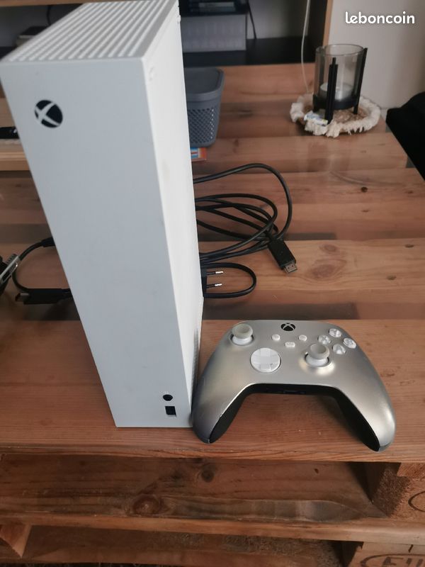 Xbox one S (image 2)