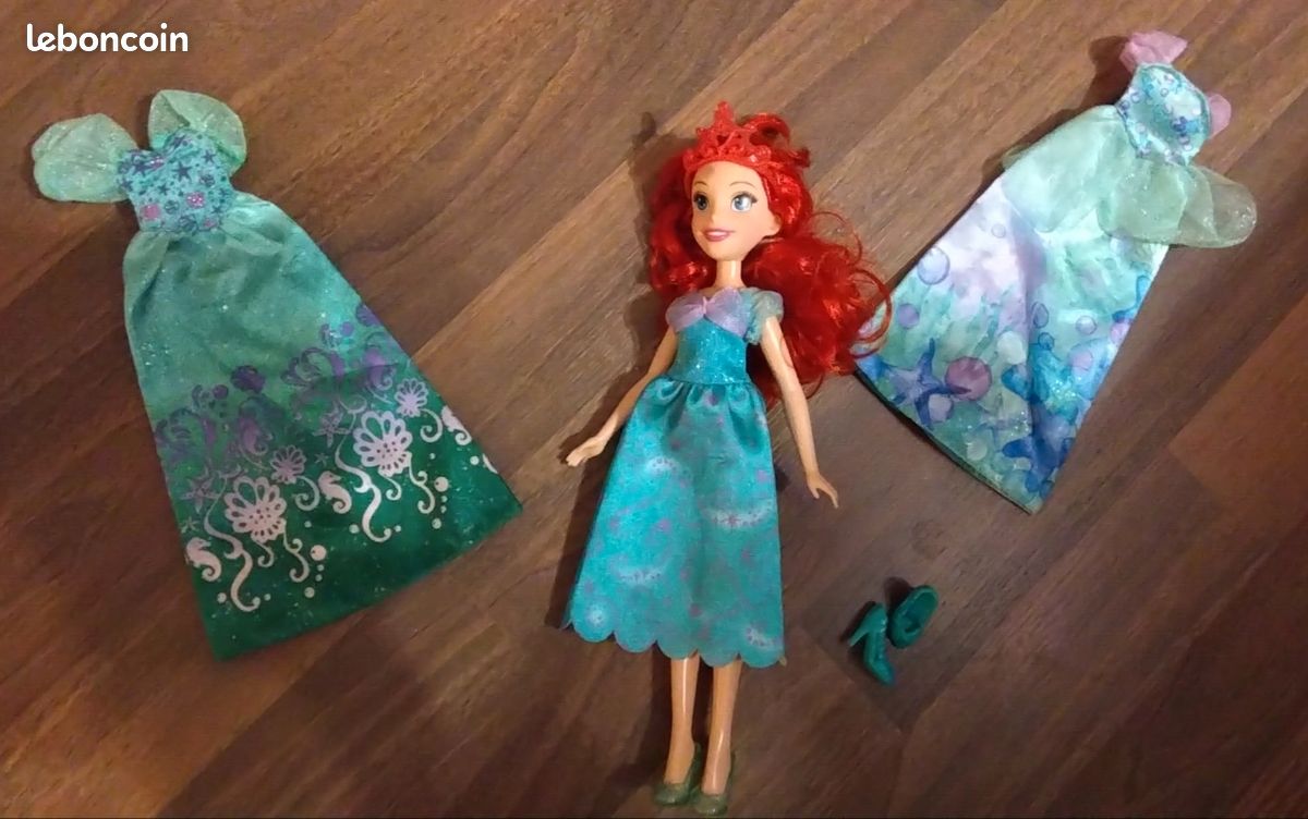 4 poupées + vêtements (image 13)
