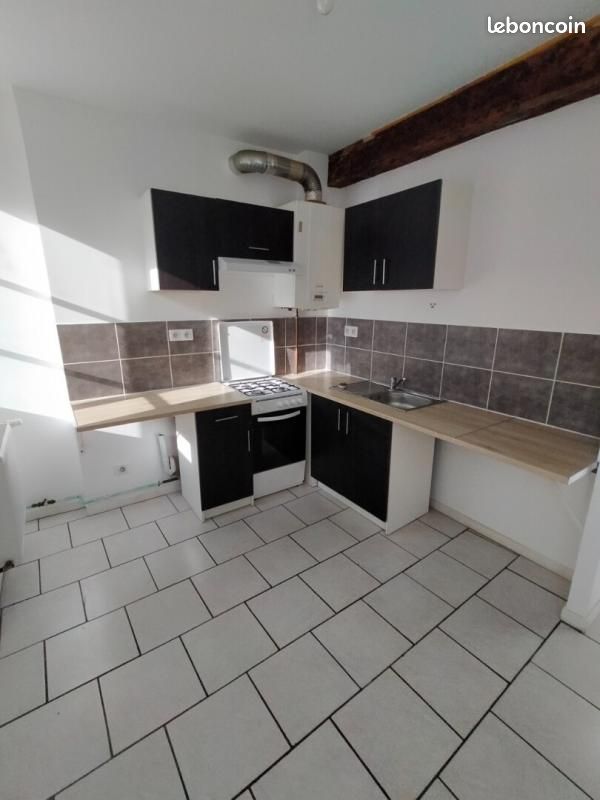 Appartement 1 pièce 42 m² · à Sedan · 42 m² · 370 €