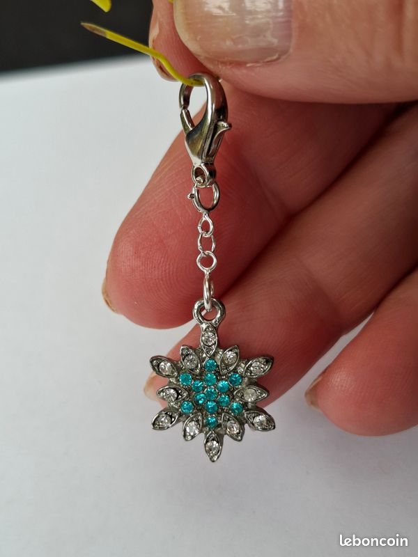 Charm / Breloque Flocon De Neige Avec Turquoise - Acier Inoxydable Argenté - Style Bohème - Neuf Étiqueté