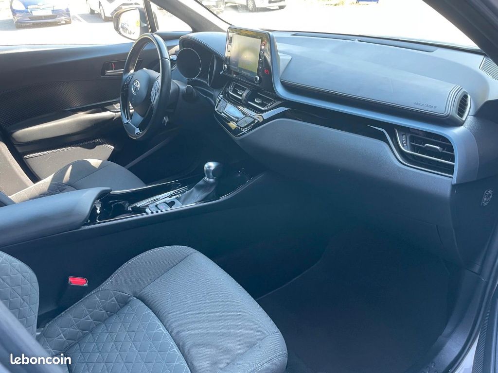Toyota C-HR 1.8 HYBRID - BV E-CVT 2020 EDITION (image 18)
