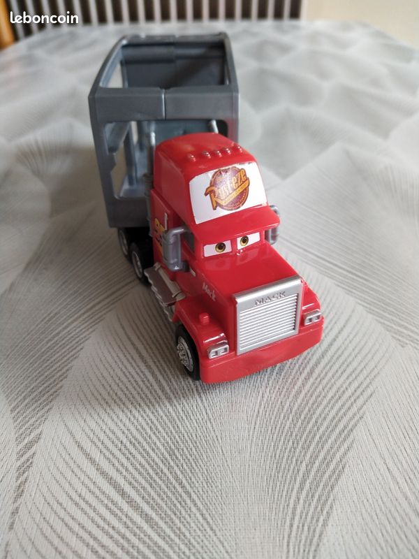 Jouet. Camion Cars 3 Mack. Mattel Pixar (image 3)