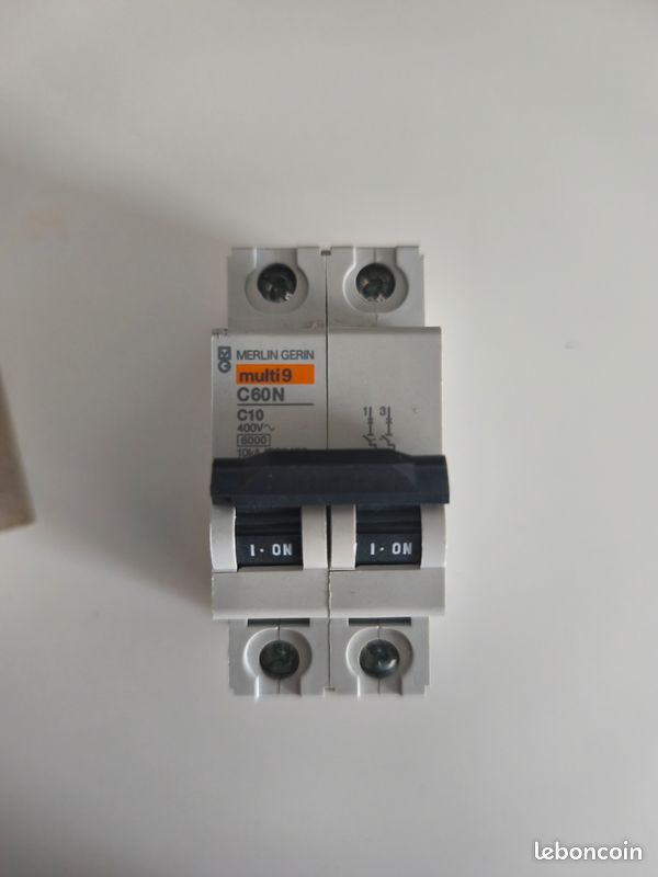 Disjoncteur modulaire multi 9 Merlin Gerin (image 1)