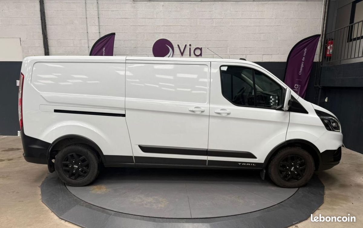 Ford Transit Custom FOURGON L2H1 2.0 ECOBLUE 170 cv Trail (image 3)