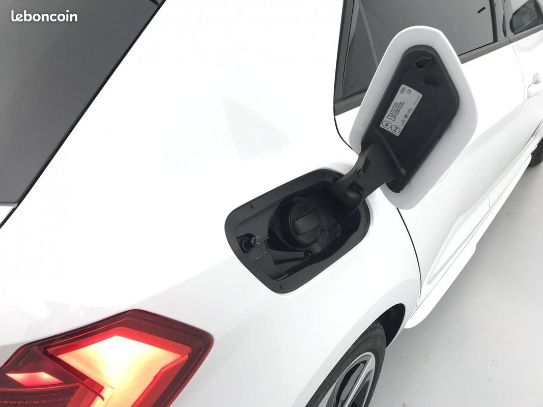 AUDI A1 Sportback 35 TFSI 150 ch S tronic 7 S Line (image 26)