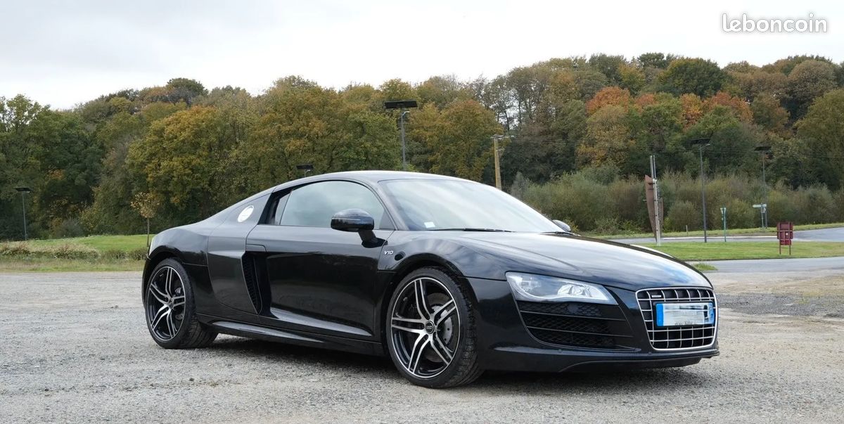 Audi R8 5.2 V10 FSI 525ch R tronic 6 - Suivi d'entretien / HiFi Bang&Olufsen / Caméra de recul / Pack Carbone / Maintien de charge (image 3)