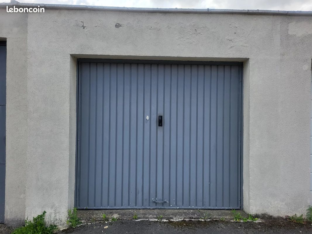 Parking 1 pièce 20 m² · à Lys-lez-Lannoy · 20 m² · 18 000 €