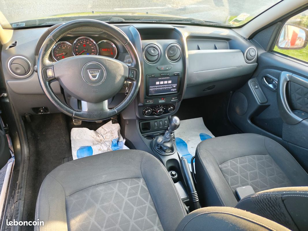 DACIA Duster 152000KM ANNEE 2014 ESSENCE Phase 2 SUV 1.2L 125 CV (image 7)